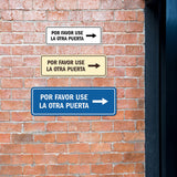 Signs ByLITA Standard Por Favor Use la Otra Puerta Right Arrow Sign | Spanish Workplace Business Direction Signs