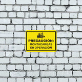 Classic Framed Plus Precaución: Montacargas en Operación — Wall or Door Sign | Spanish construction & safety - Sign