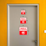 Square Plus Muelle De Recepción Right Arrow Wall or Door Sign | Spanish | Health & Safety Warehouse Business Signage