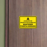 Classic Framed Plus Almacén de Productos Químicos — Mantener Puerta Cerrada — Wall or Door Sign | Spanish construction & safety - Sign