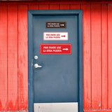 Signs ByLITA Standard Por Favor Use la Otra Puerta Right Arrow Sign | Spanish Workplace Business Direction Signs